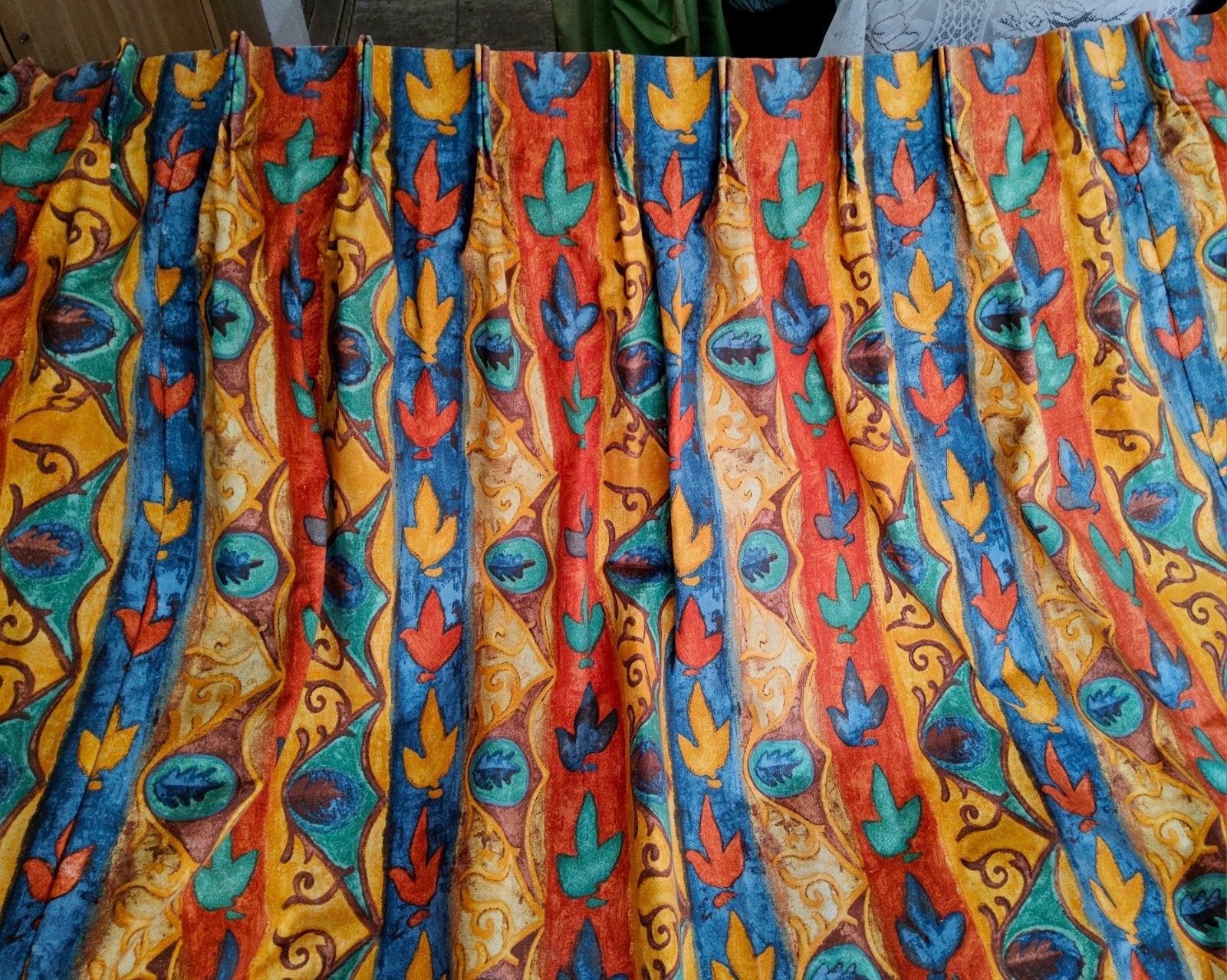 3 Gordijnen van 220 cm hoog en resp. 230, 158 en 158 cm br, Overige materialen, Ophalen of Verzenden, Zo goed als nieuw, Gordijn