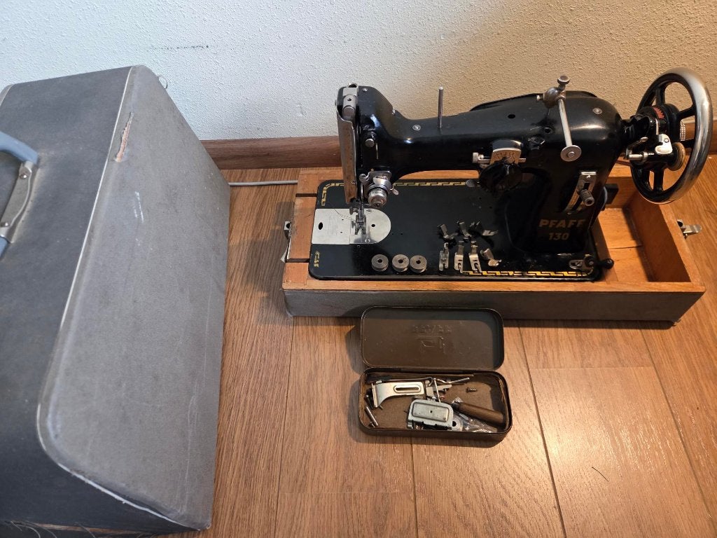 Pfaff 130 Naaimachine, werkend, Ophalen