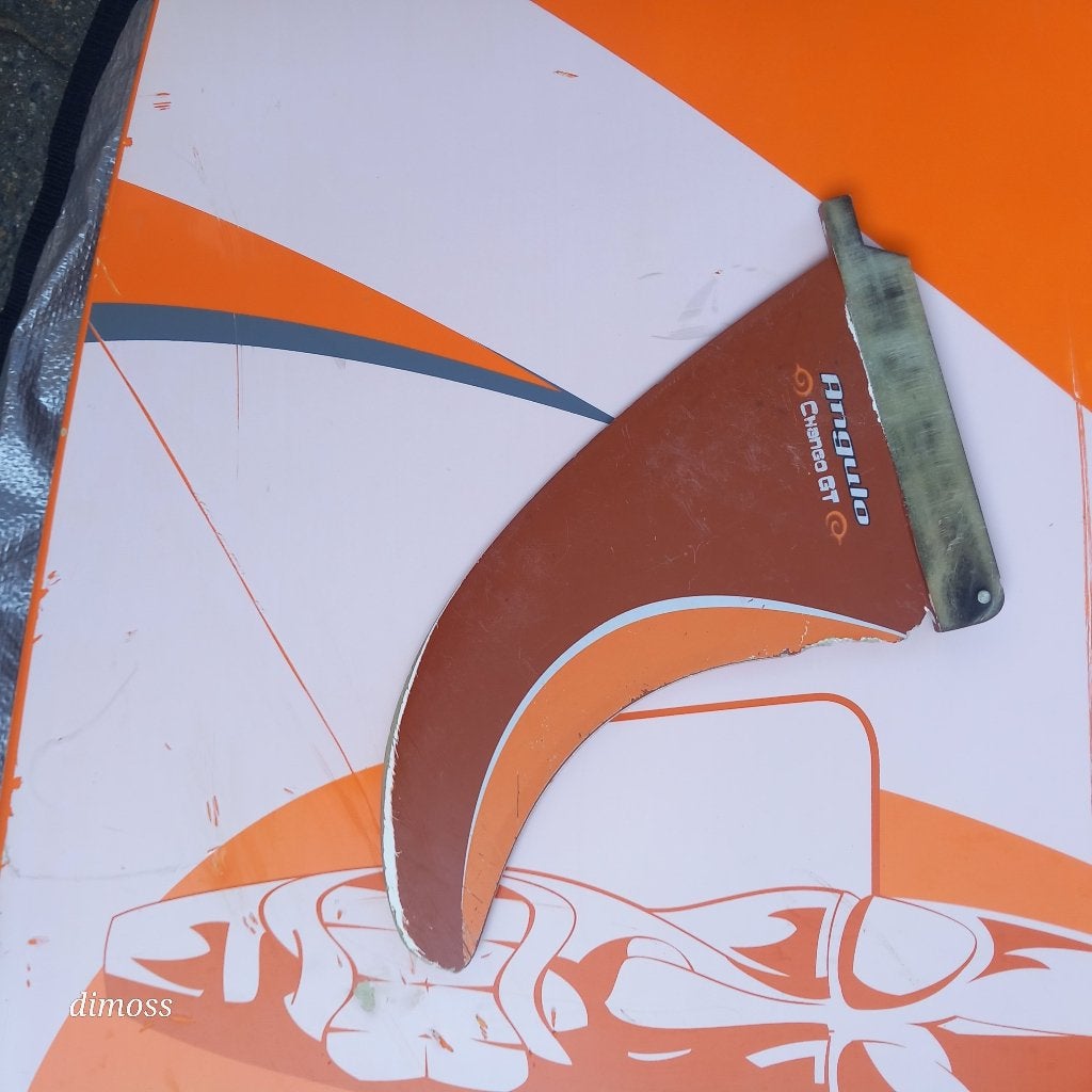 Angulo windsurfboard met vin en voetbanden zonder boardbag, Watersport en Boten, Windsurfen, 250 tot 300 cm, Gebruikt, Met vin(nen)