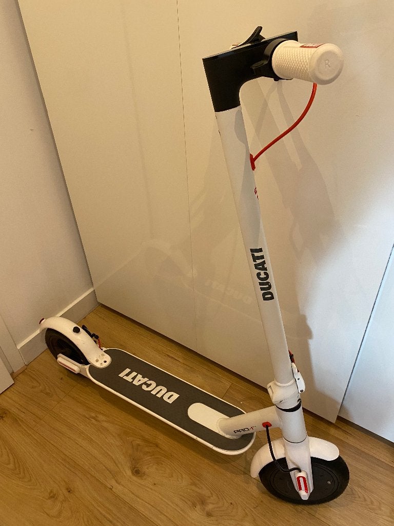 Ducati PRO-I EVO elektrische step – zo goed als nieuw, Ophalen, Zo goed als nieuw, Elektrische step (E-scooter)