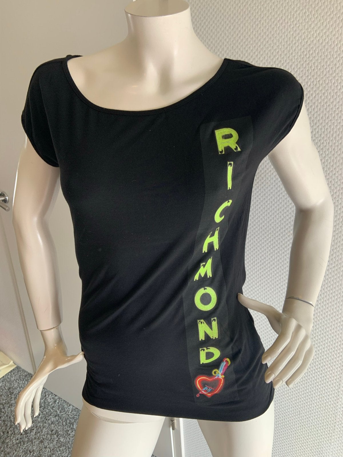 Richmond shirt met neon letters maat it 42, Maat 38/40 (M), ., Zwart, Ophalen of Verzenden