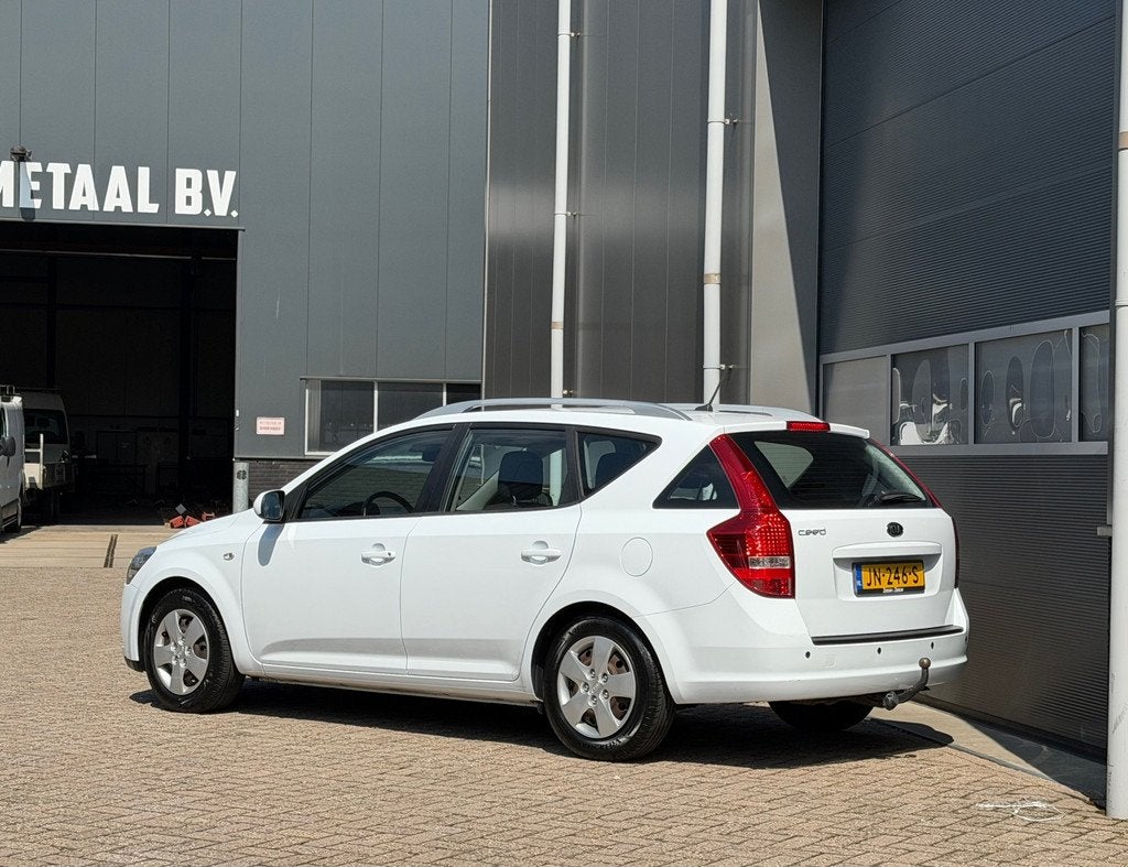 Kia Cee'd 1.4 CVVT X-tra bj.2010 Airco|Cc|Trekhaak., Auto's, Voorwielaandrijving, Euro 5, Stof, Gebruikt