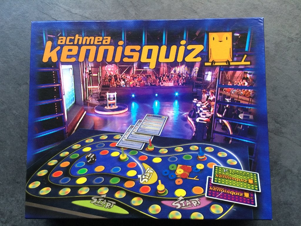 Achmea kennis quiz wie is de slimste., Drie of vier spelers, Ophalen of Verzenden, Zo goed als nieuw