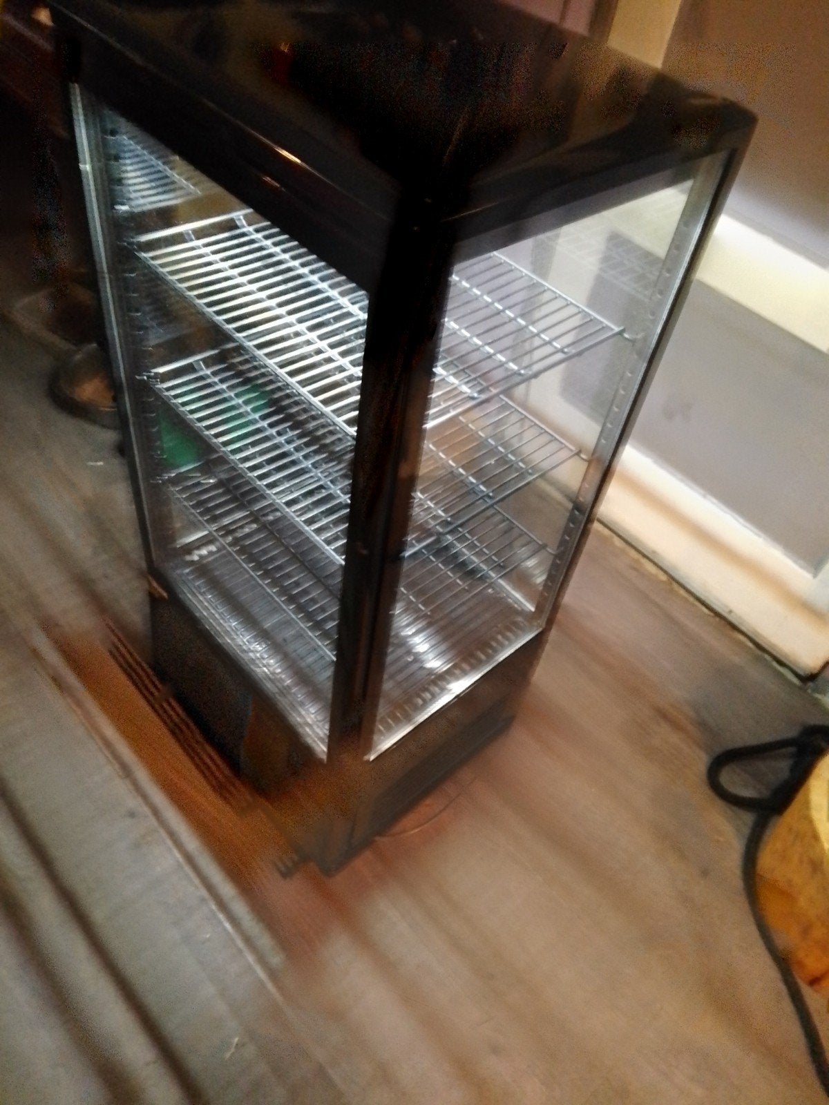 Glazen Vitrine Koelkast - 4 Zijden Glas, 75 tot 100 liter, 45 tot 60 cm, Ophalen, 85 tot 120 cm