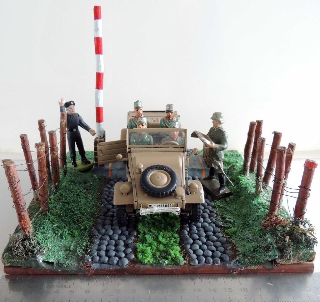 Diorama met WO2 Duitse Kubelwagen, Ophalen of Verzenden, 1:35 tot 1:50