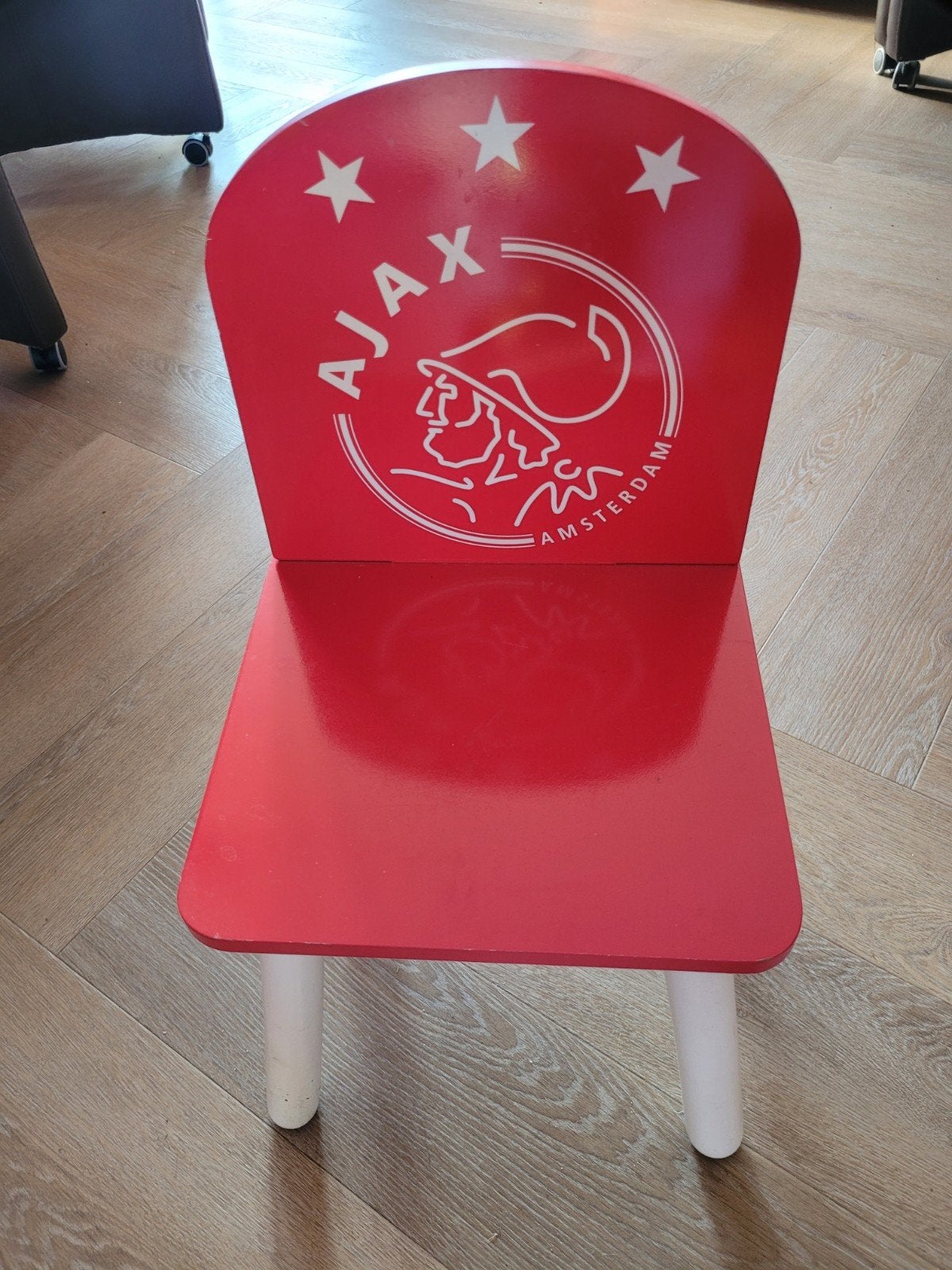 Ajax kinderstoeltje en vlag rood met wit logo, Gebruikt, Ophalen of Verzenden, Voetbal, Kinder, Modern, Eén