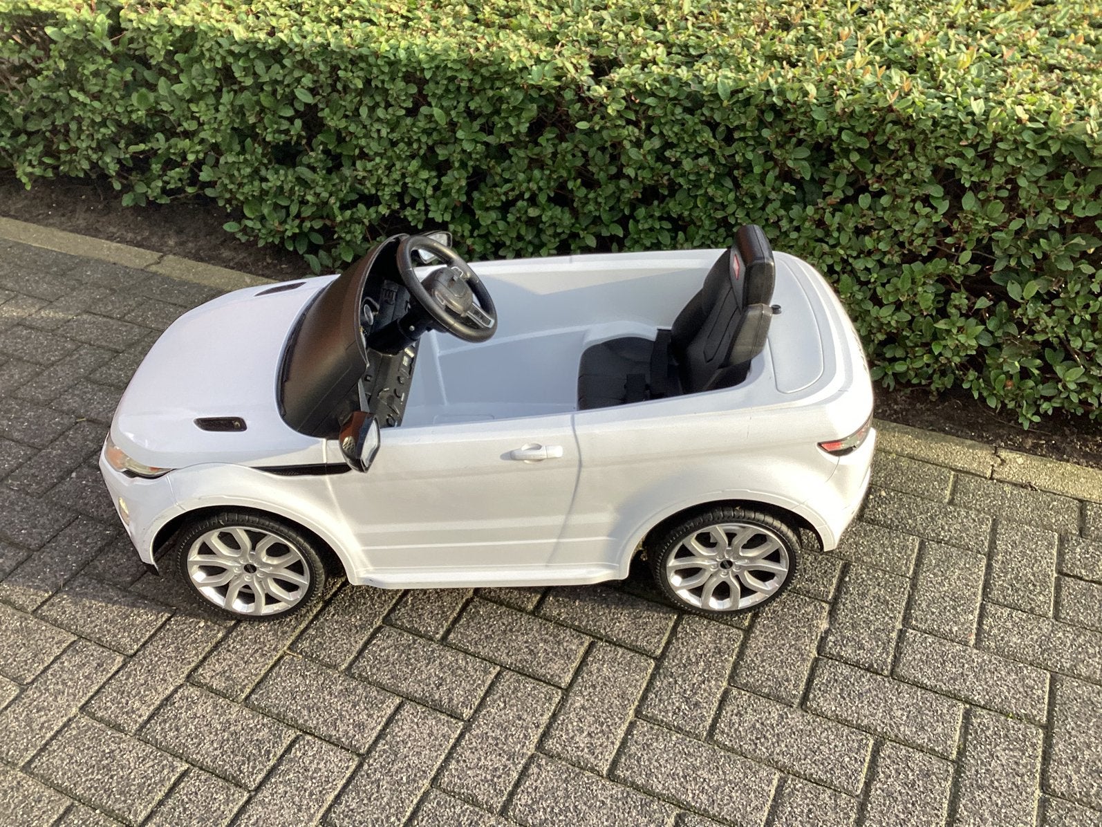 Te koop accu kinderauto, Ophalen, Zo goed als nieuw