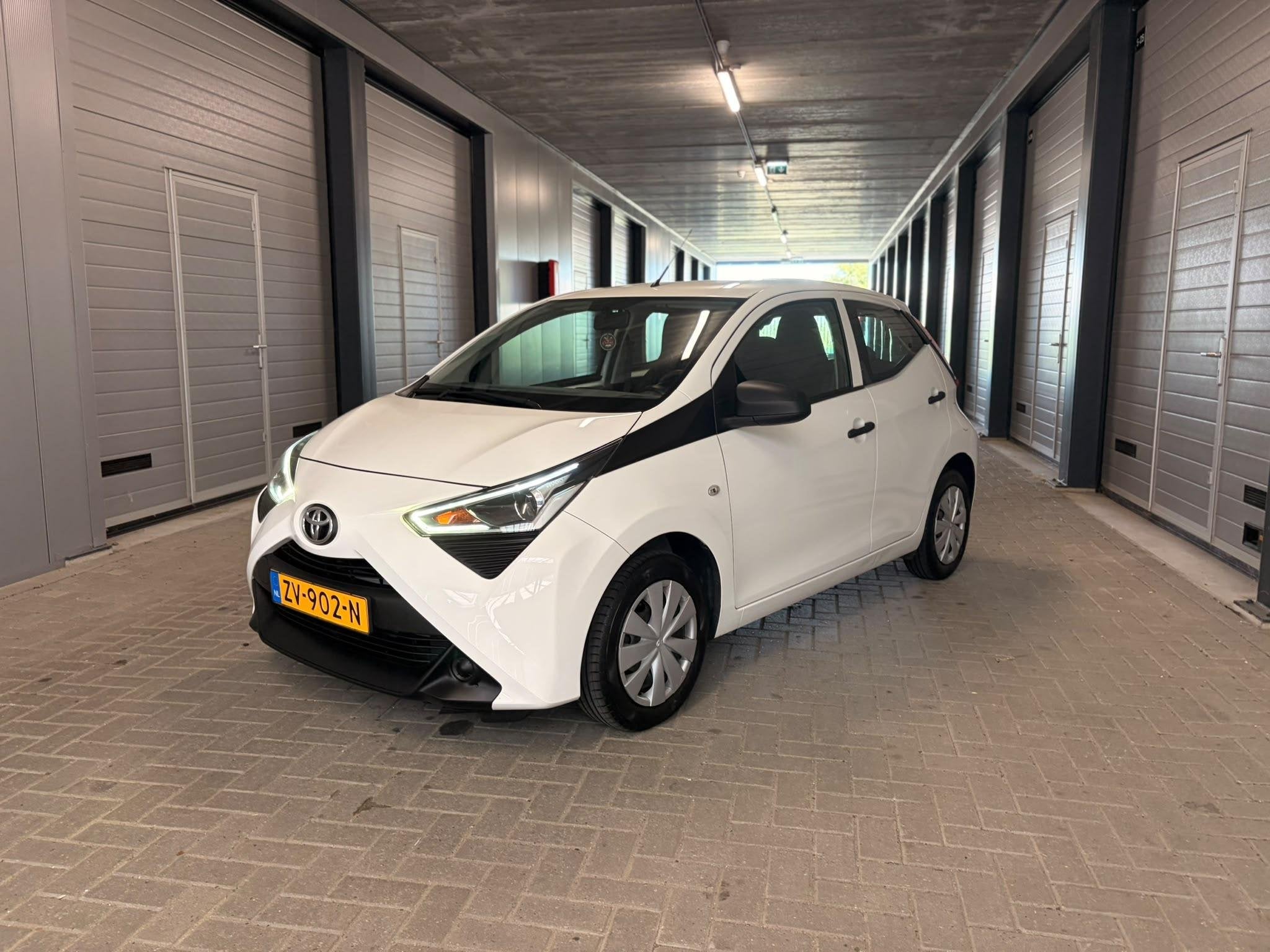 Toyota Aygo 1.0 VVT-i x-fun Airco/Led, Auto's, Voorwielaandrijving, Stof, Gebruikt, Euro 6