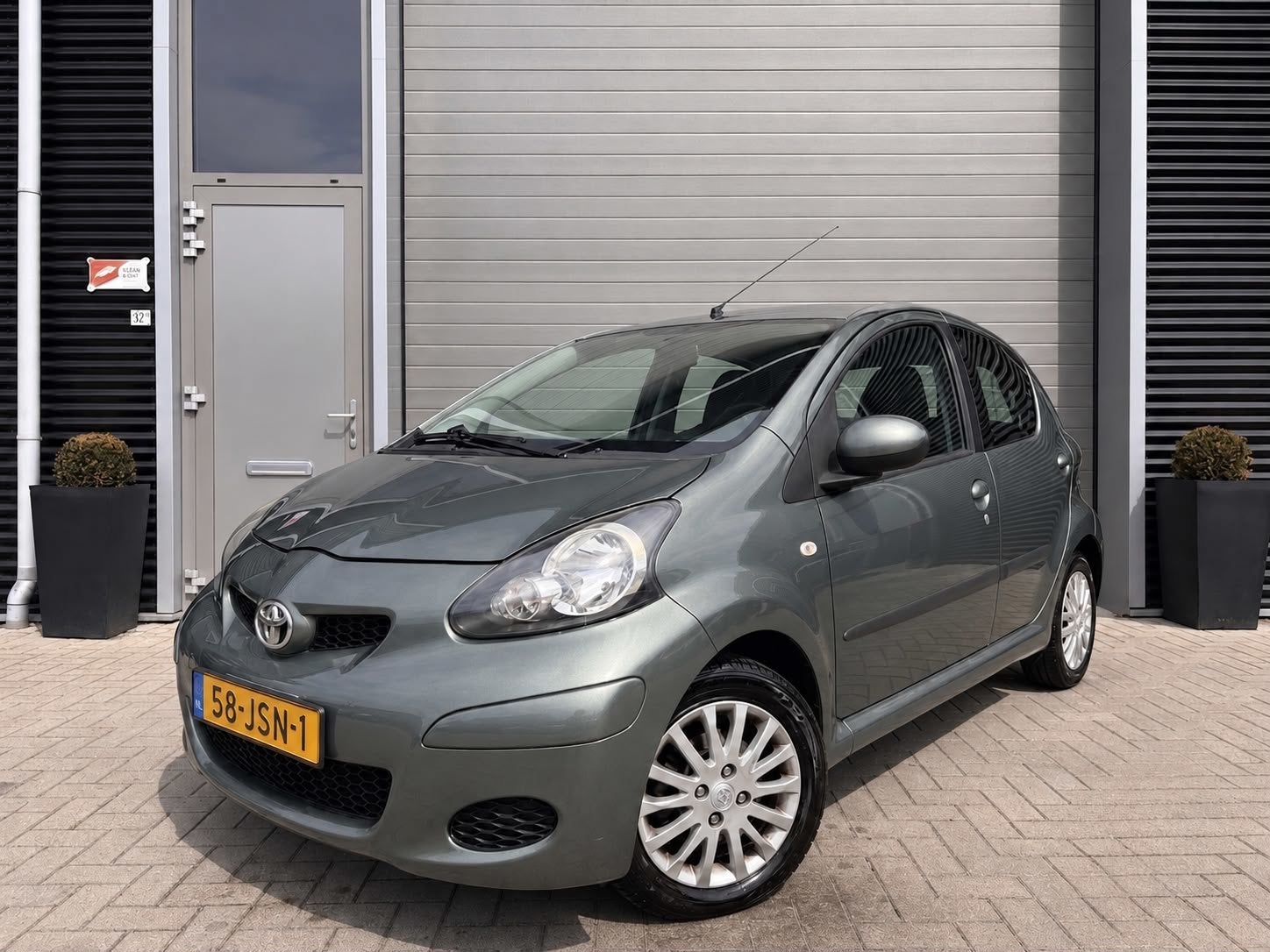 Toyota Aygo 1.0-12V Aspiration Green, Gebruikt, Zwart, 4 stoelen, Origineel Nederlands