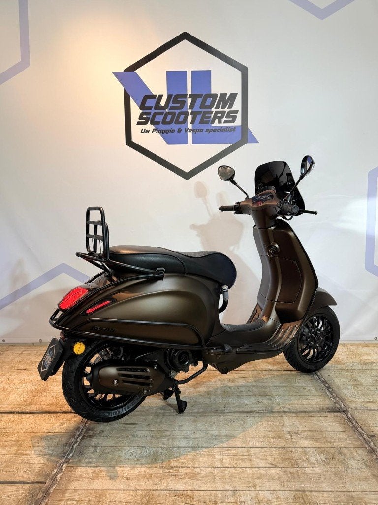 Vespa Sprint iget E4 Marrakech Brown 45km brom full option, Ophalen of Verzenden, Zo goed als nieuw, 7005 AM, Benzine