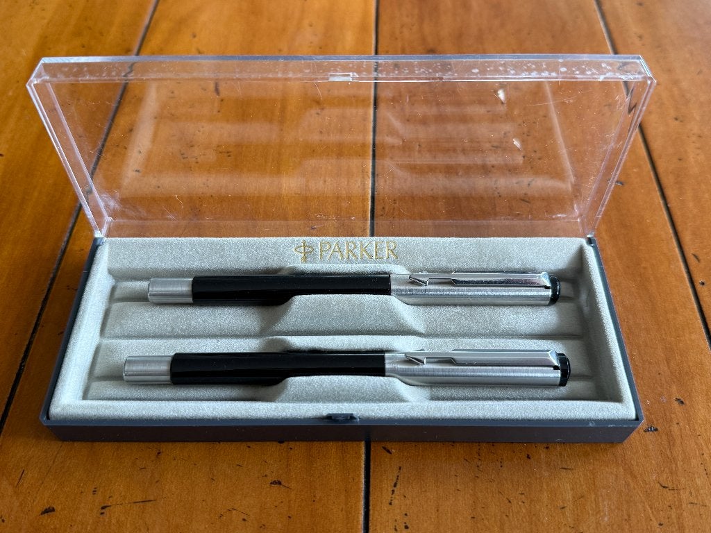Parker Vector pennenset: Vulpen en Rollerbal Glanzend zwart, Pennenset, Parker, Met doosje, Ophalen of Verzenden