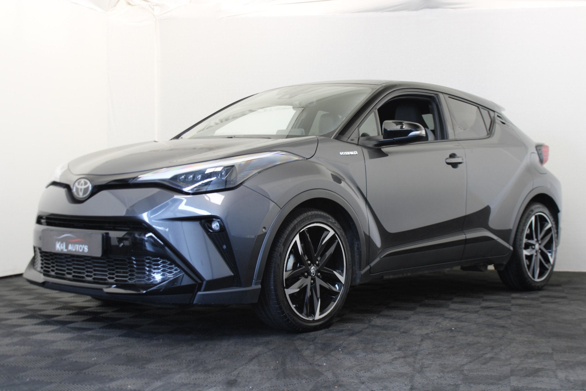 Toyota C-HR 2.0 Hybrid Executive |GR| (bj 2023, automaat), 4 cilinders, Bedrijf, 19 km/l, Hybride Elektrisch/Benzine