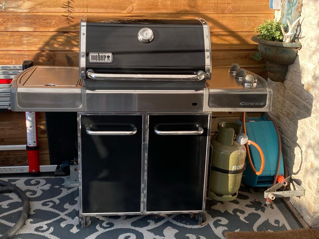 Weber Genesis Gasbarbecue met hoes en accessoires, Ophalen, Zo goed als nieuw