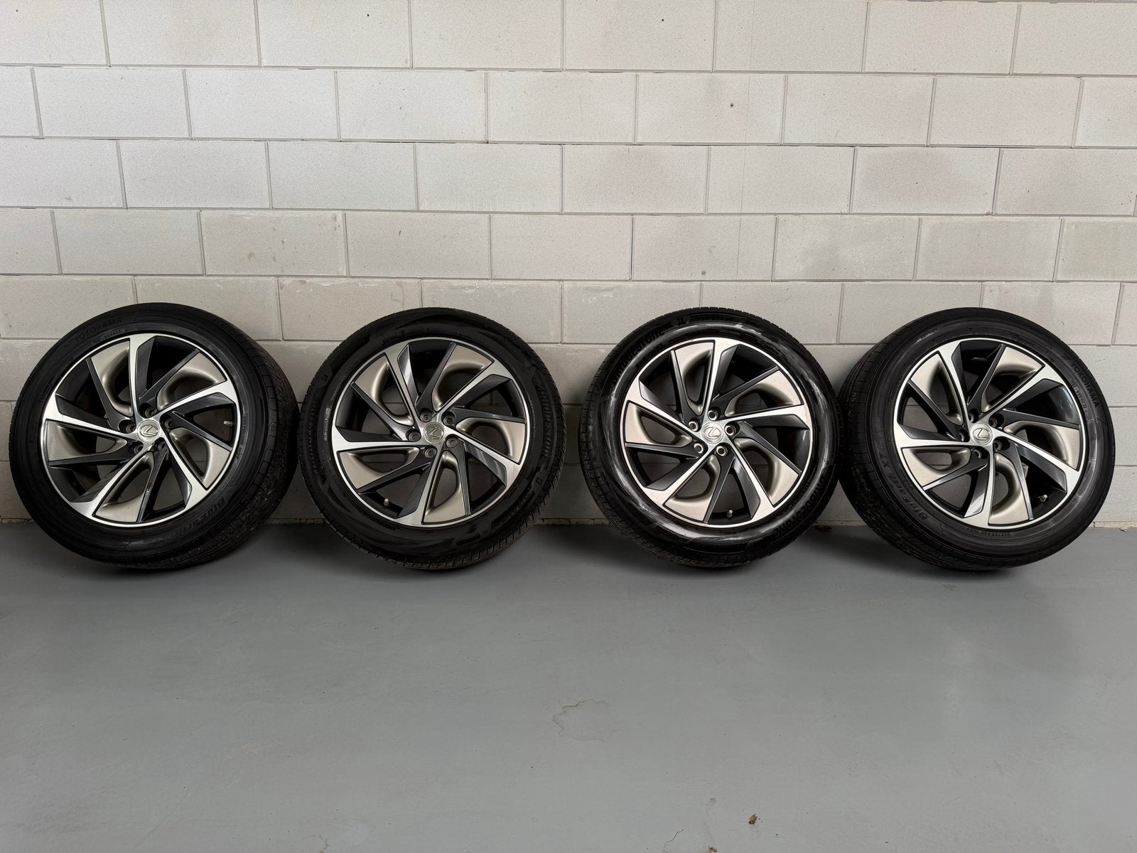 Lexus RX 450h 20 inch velgen met zomerbanden - 235/55R20, Auto-onderdelen, Ophalen, Gebruikt, Banden en Velgen, 235 mm