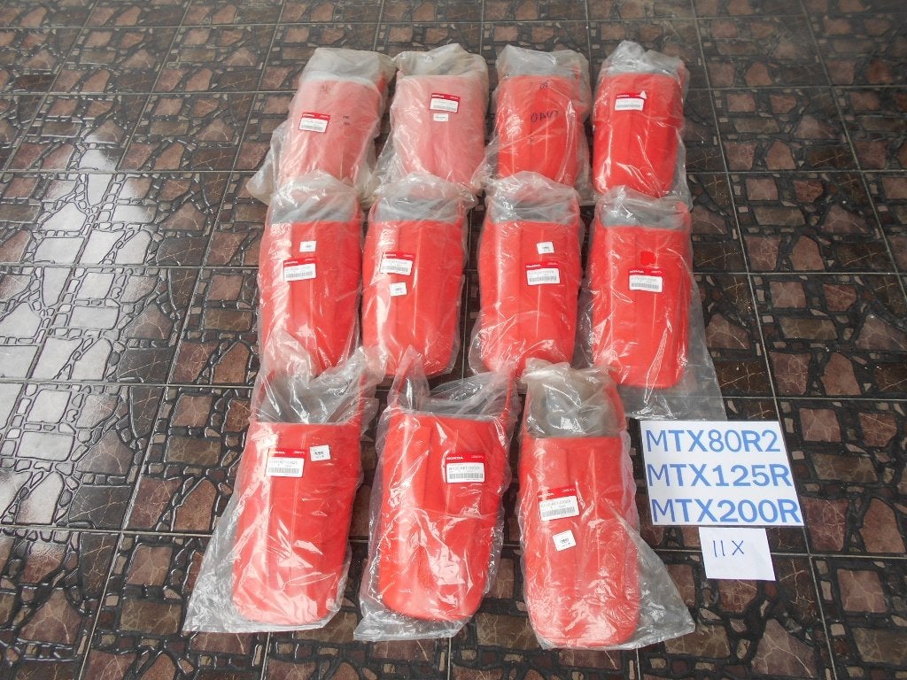 NOS Achterspatbord R119ZA MTX80R2 - MTX125R - MTX200R/MD07, Motoren, Verzenden