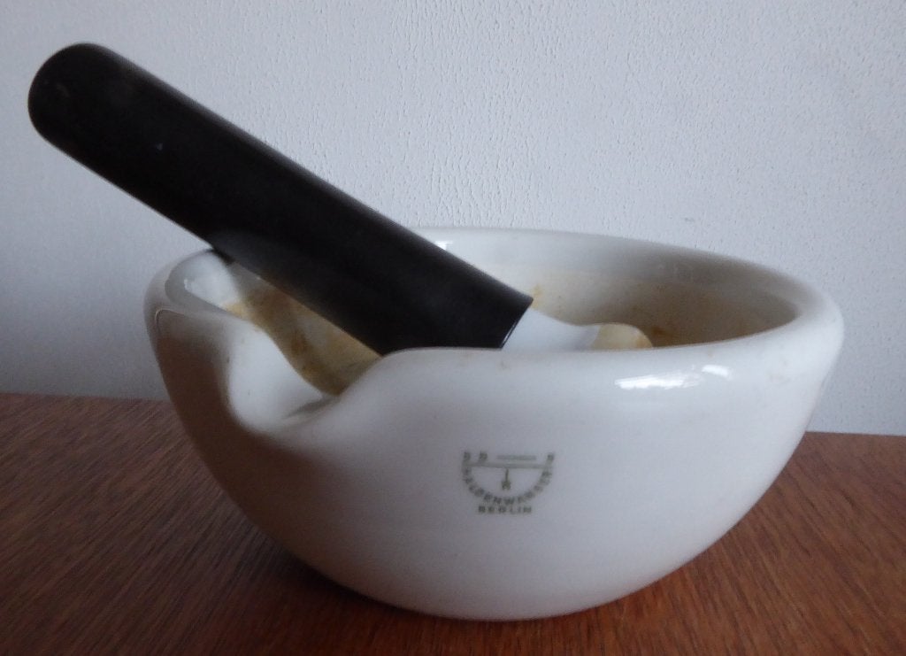 Mortel laboratorium porceleine bakje met stamper, Ophalen of Verzenden
