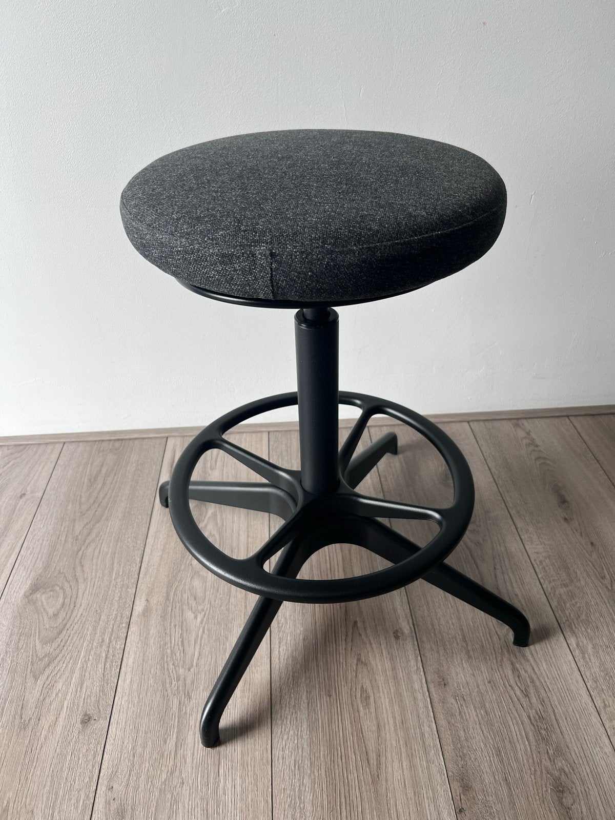 IKEA LIDKULLEN Zit/sta kruk - Zwart/Grijs, Ophalen, Zo goed als nieuw, Eén, Stof