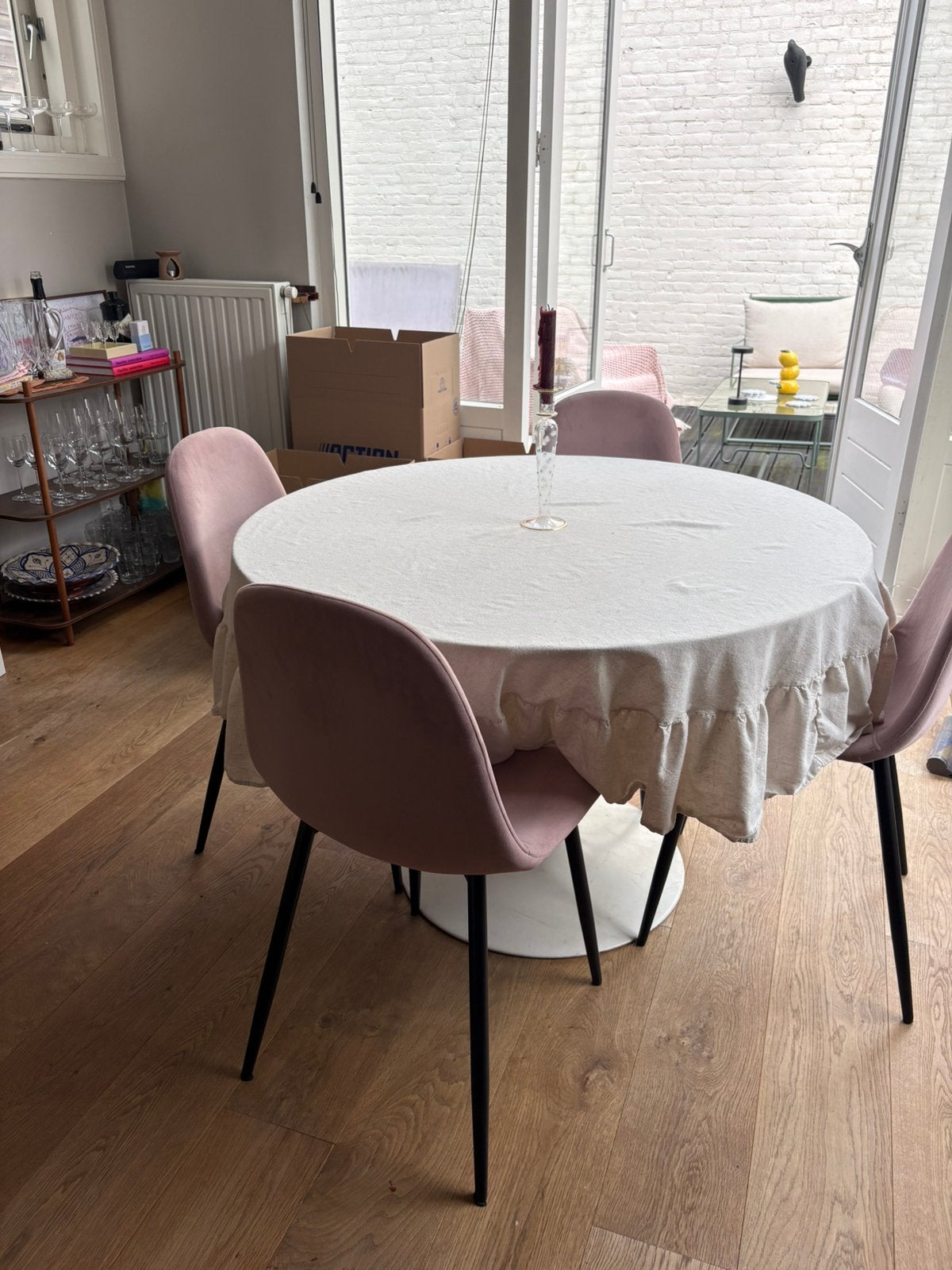 Eetkamertafel en 4 roze velvet stoelen, Ophalen, Gebruikt, Overige kleuren, Vier