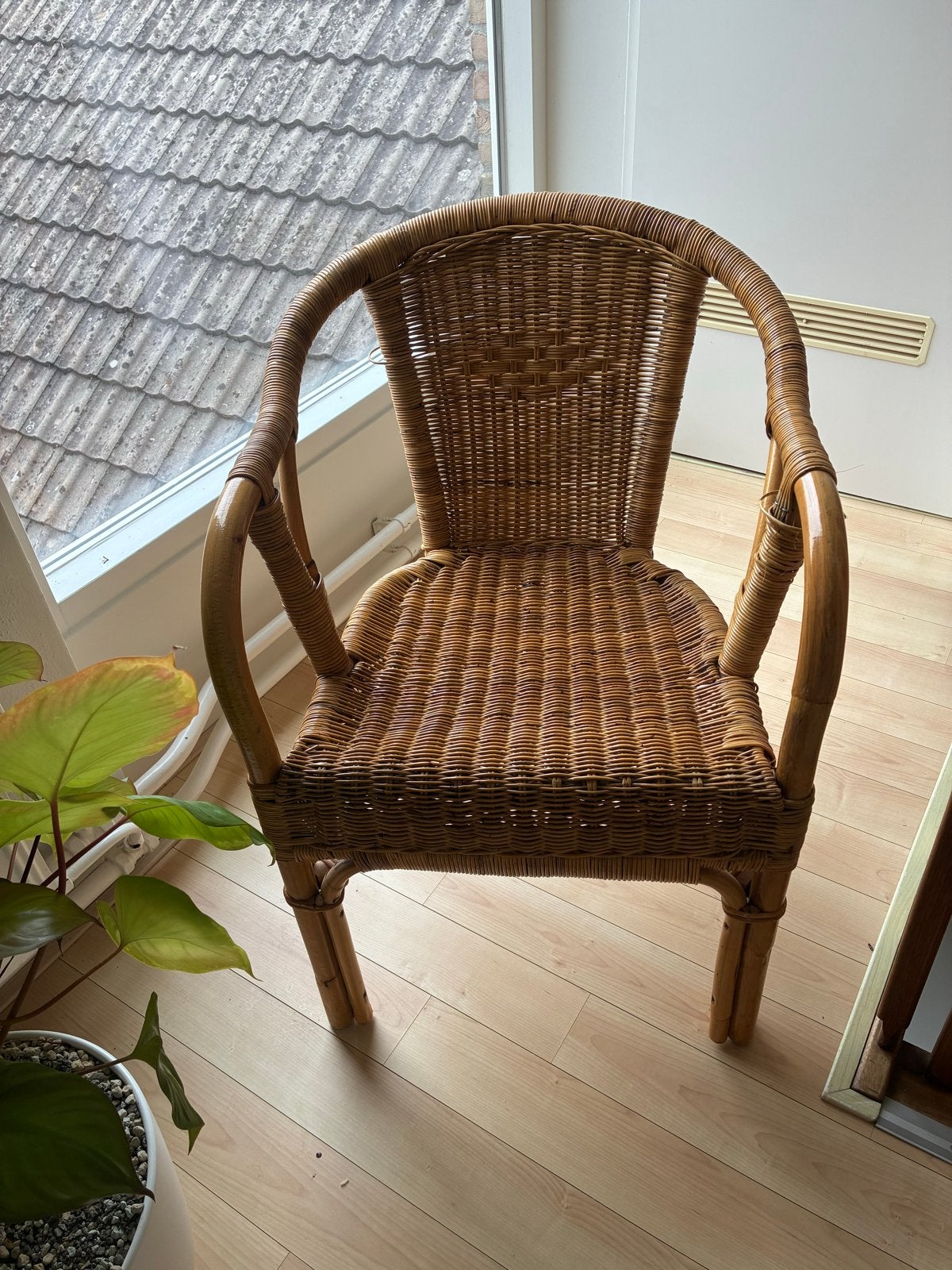Vintage rotan stoel - Perfect voor binnen of buiten, Gebruikt, Bruin, Riet of Rotan, Ophalen of Verzenden