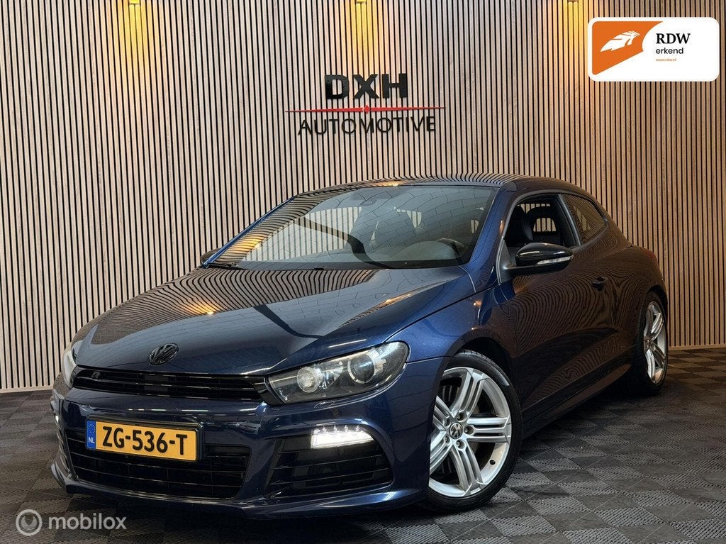 Volkswagen Scirocco 2.0 TSI R 265pk! XENON CARPLAY STOELVERW, Voorwielaandrijving, Euro 5, Gebruikt, Zwart