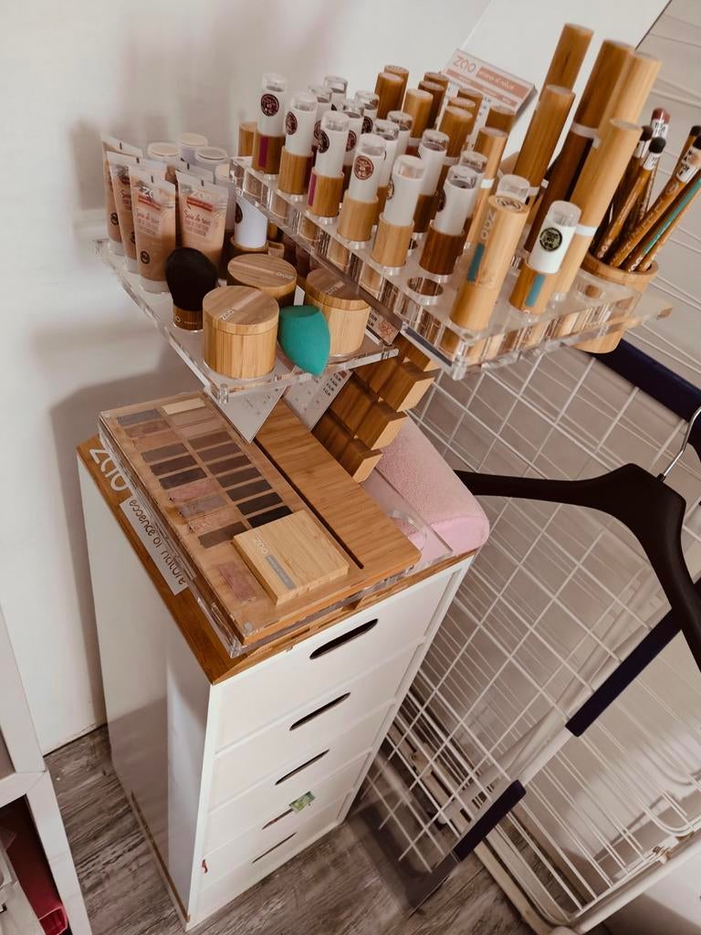 Professionele Make-up display met Make-up van ZAO, Sieraden, Tassen en Uiterlijk, Uiterlijk | Cosmetica en Make-up, Nieuw, Gehele gezicht