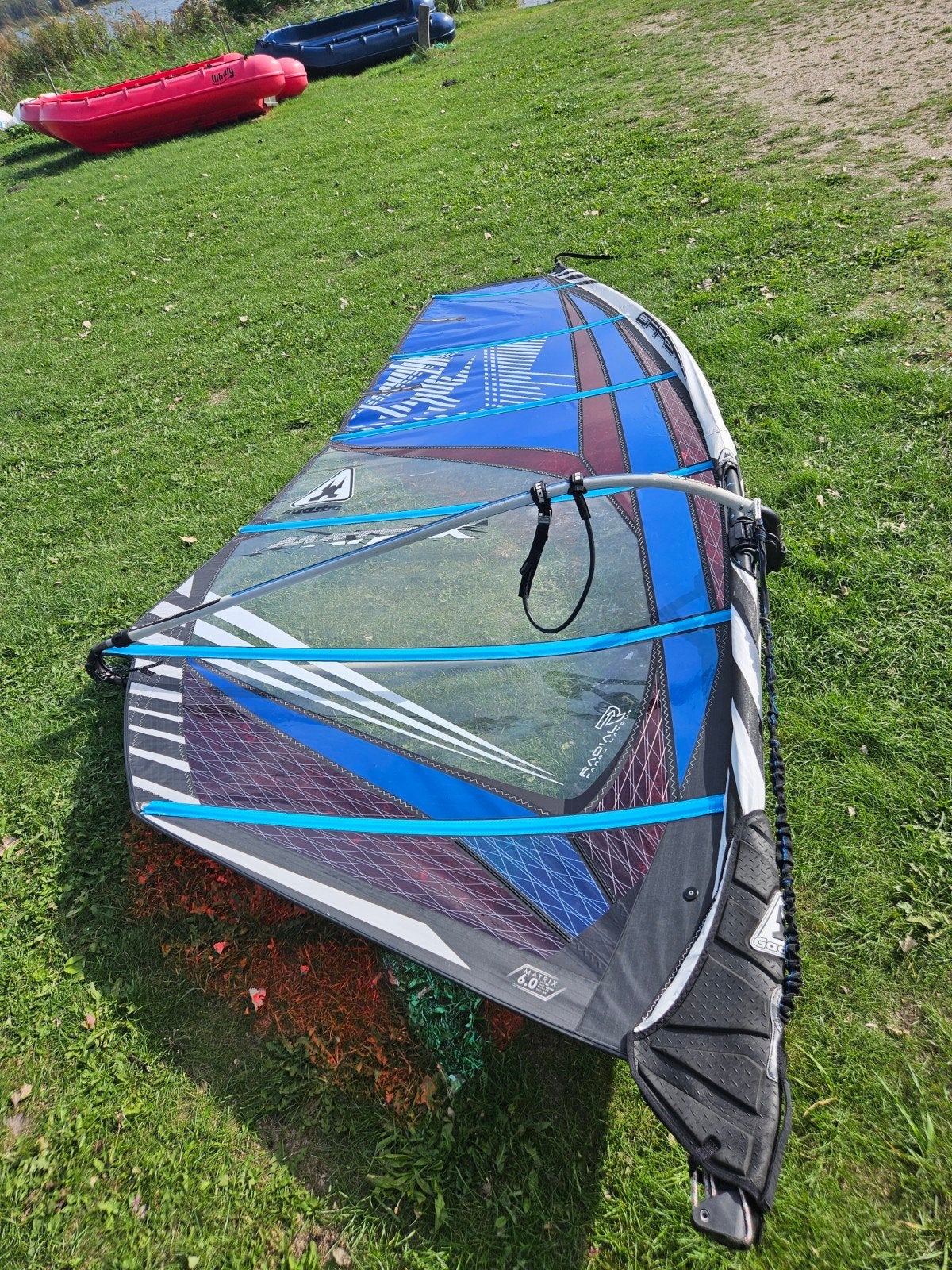 Complete Windsurfset tabou rocket 115L + 2 freeride zeilen, Ophalen, Zo goed als nieuw, Minder dan 250 cm, Met draagtas