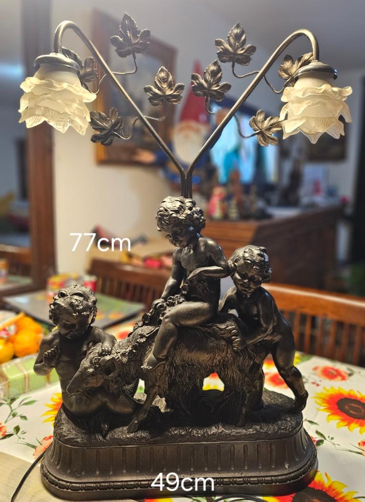 Zware lamp met engelen en  ram., Antiek en Kunst, Antiek | Lampen, Ophalen