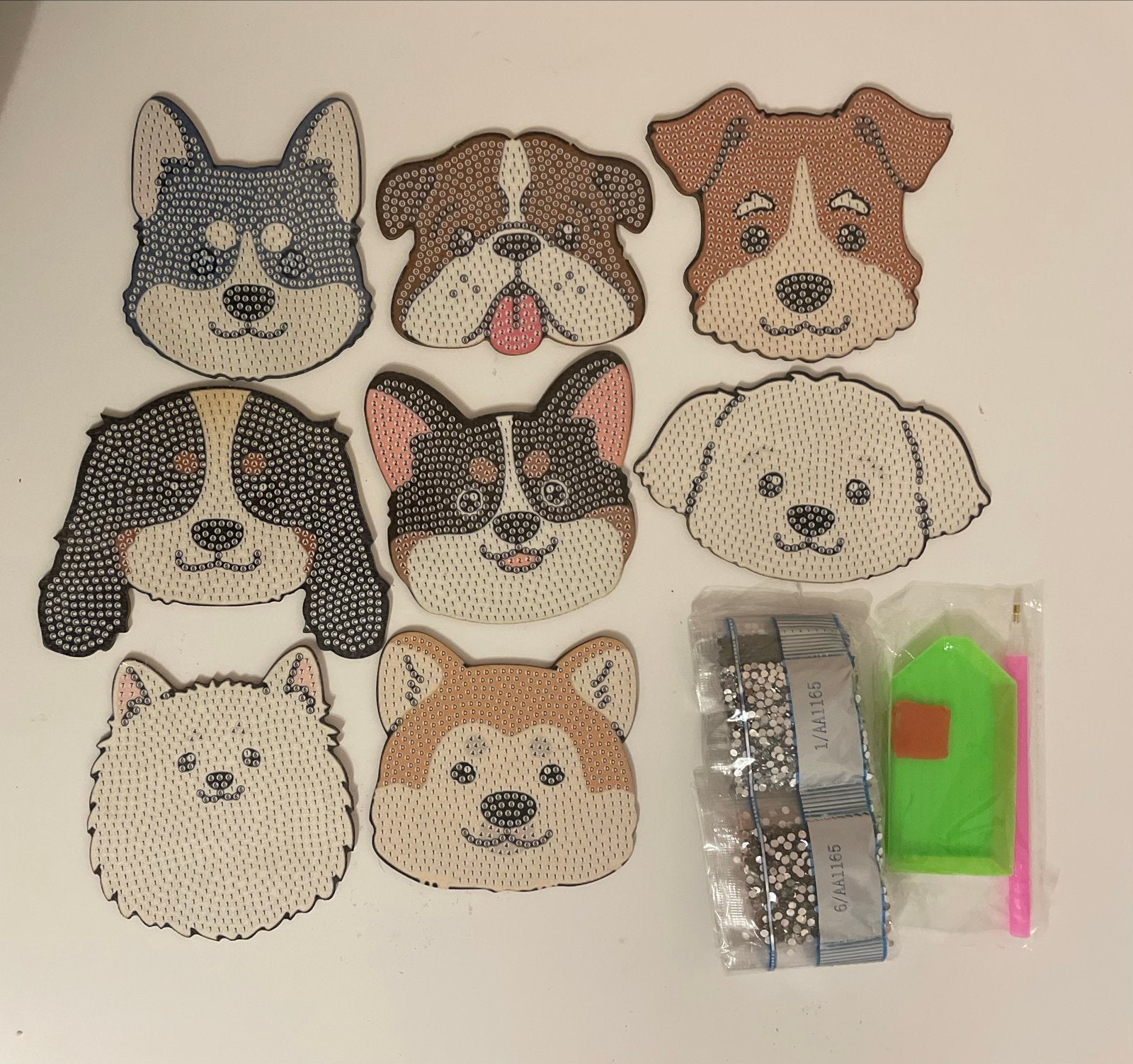 Diamond Painting: 8 Honden Onderzetters met Ronde Steentjes, Ophalen of Verzenden, Nieuw, Dieren, Diamond painting