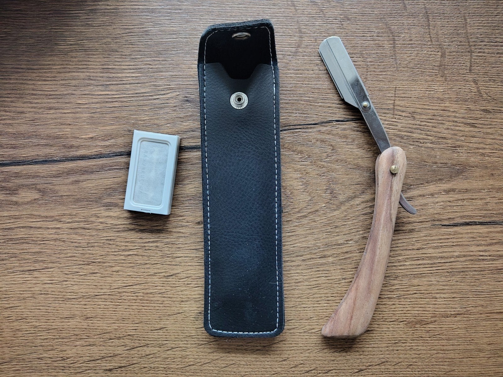 Shavette Open Scheermes Hout - Kappersmes / Barbiersmes, Ophalen of Verzenden, Nieuw, Gehele gezicht, Verzorging