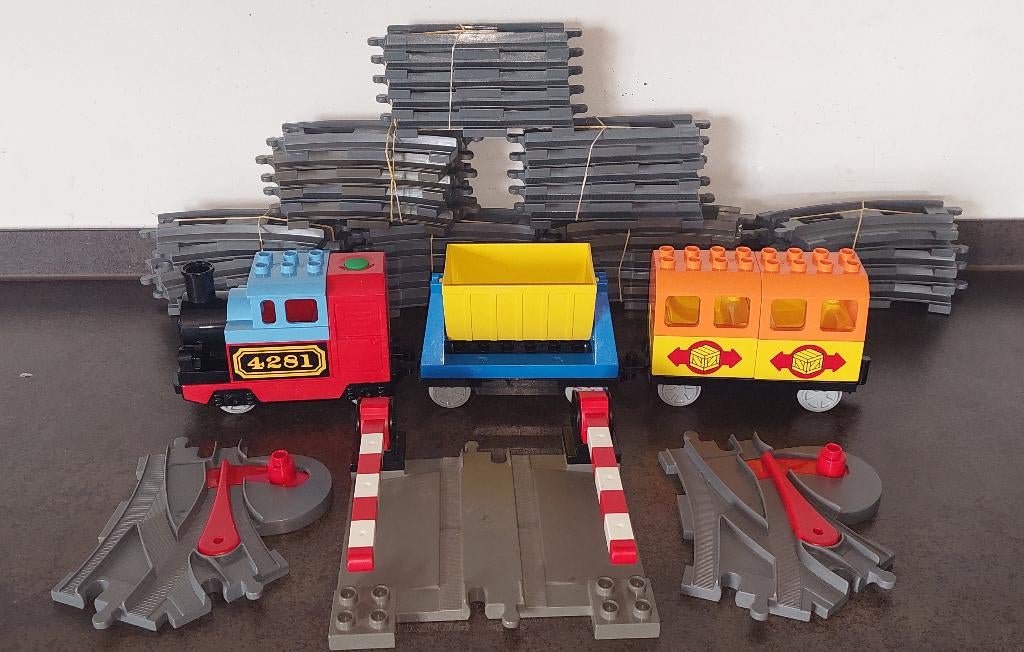 duplo trein locomotief (35 rails etc), Ophalen of Verzenden, Zo goed als nieuw, Duplo