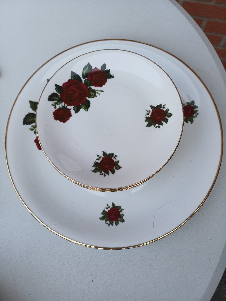 Gebakstel vintage met rode rozen, Ophalen of Verzenden