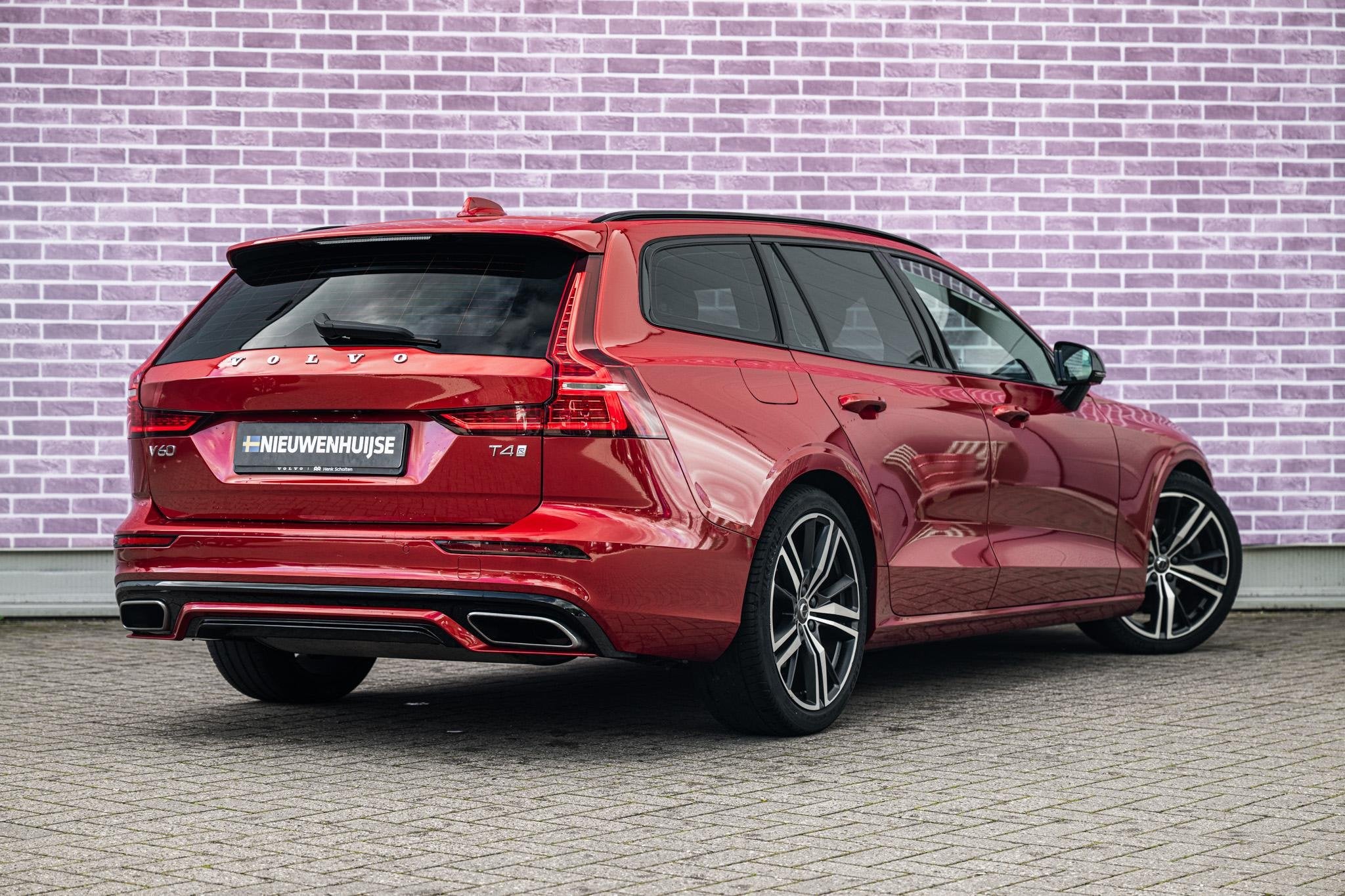 Volvo V60 2.0 T4 R-Design | Trekhaak | Panoramadak | Achteru, Auto's, 12 maanden, Euro 6, Verwarmde buitenspiegels, Origineel Nederlands
