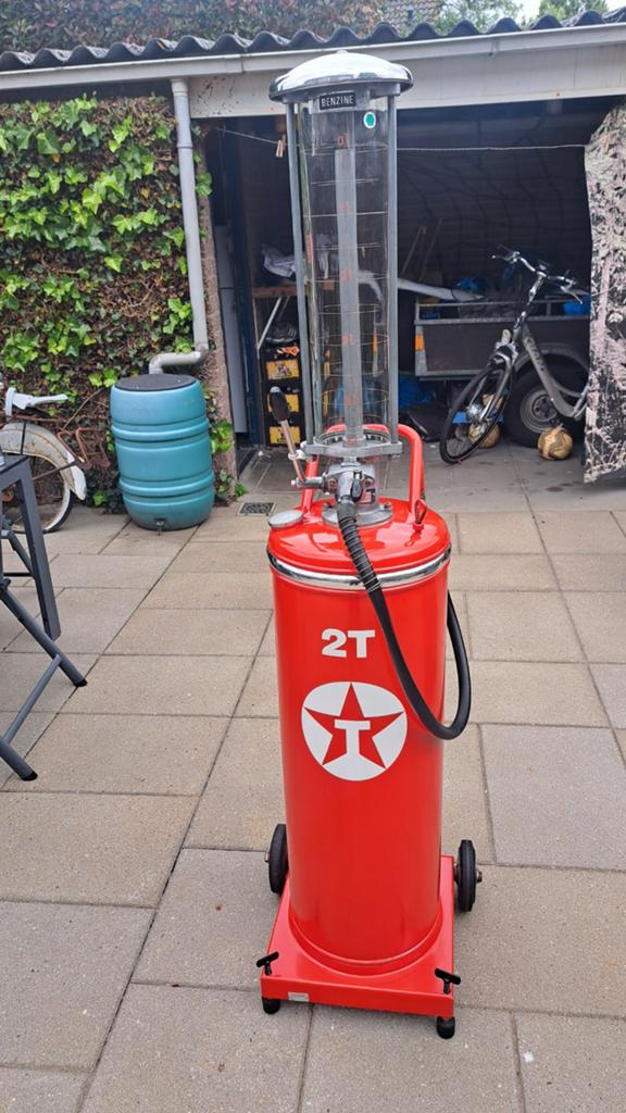 Tweetakt benzinepomp topstaat, Verzamelen, Automaten | Overige, Zo goed als nieuw, Ophalen of Verzenden