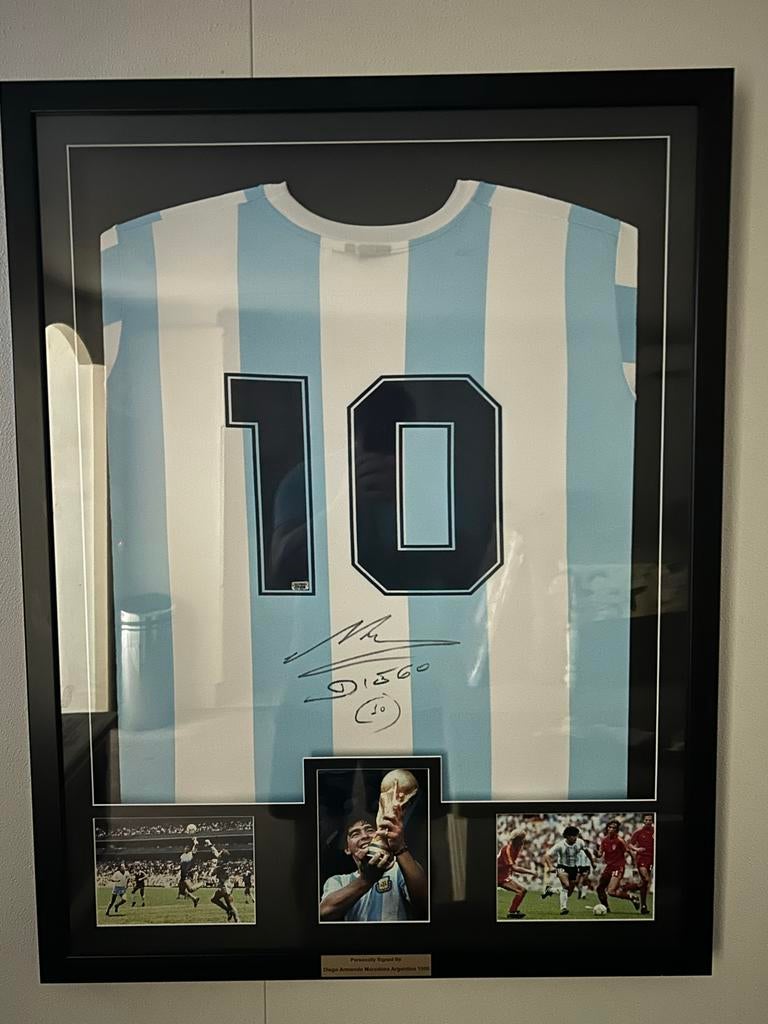 Gesigneerd Maradona Argentinië 1986 WK Shirt - Ingelijst, Ophalen of Verzenden, Zo goed als nieuw, Buitenlandse clubs, Shirt