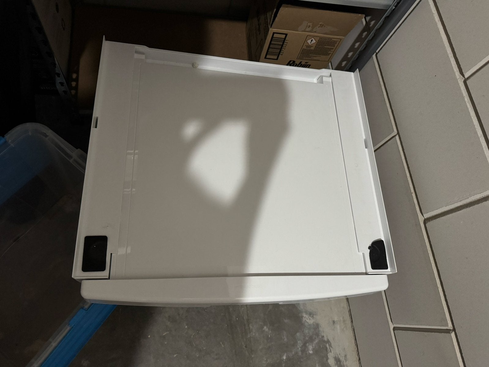 Bluebuilt tussenstuk voor wasmachine en droger met riemspan, Ophalen, Zo goed als nieuw, Minder dan 85 cm