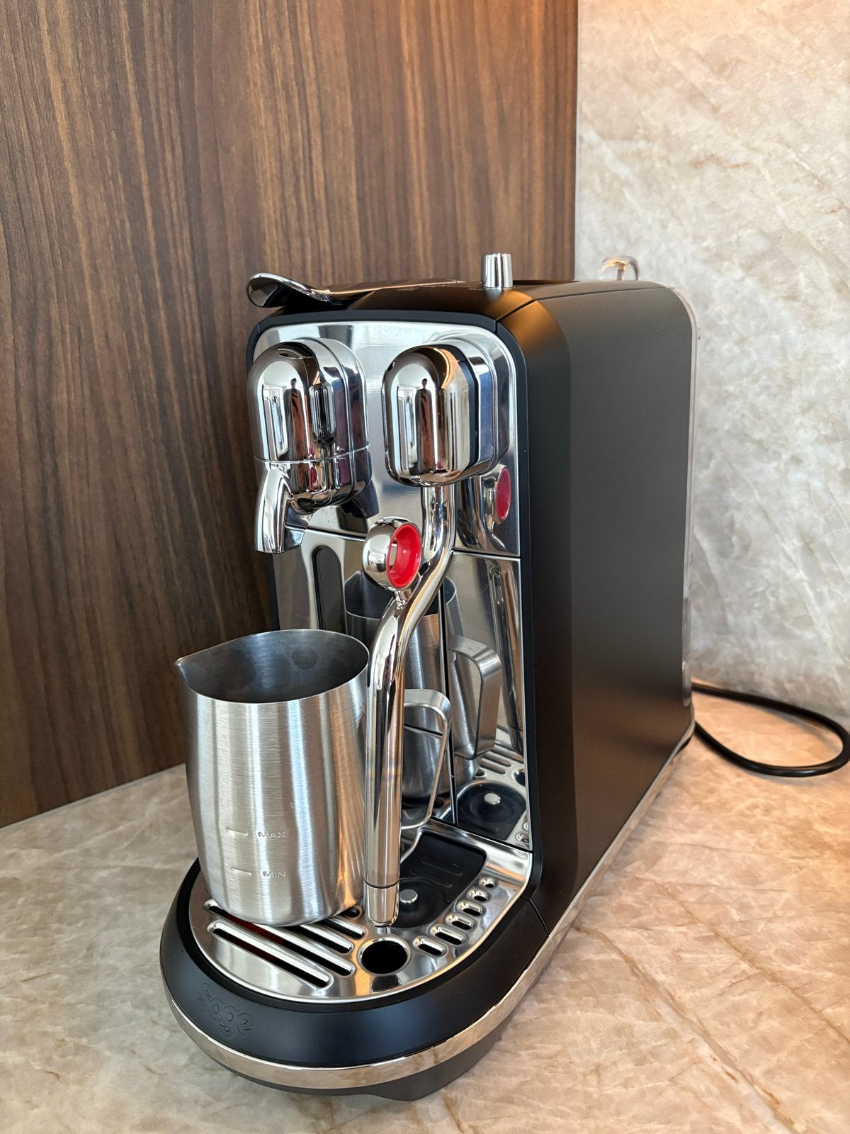 Nespresso Creatista Plus, Koffiemachine, Ophalen of Verzenden, Zo goed als nieuw, Koffiepads en cups