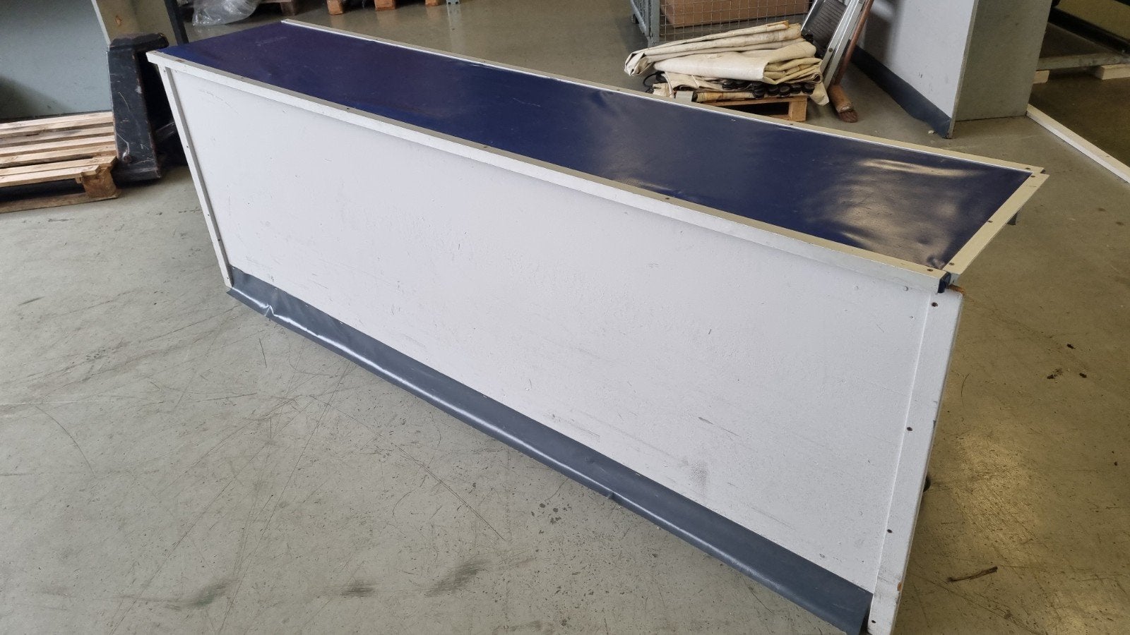 22 m mobiele scheidingswand/afzettafel balie, Werkplek, Ophalen of Verzenden, Gebruikt, Tafel