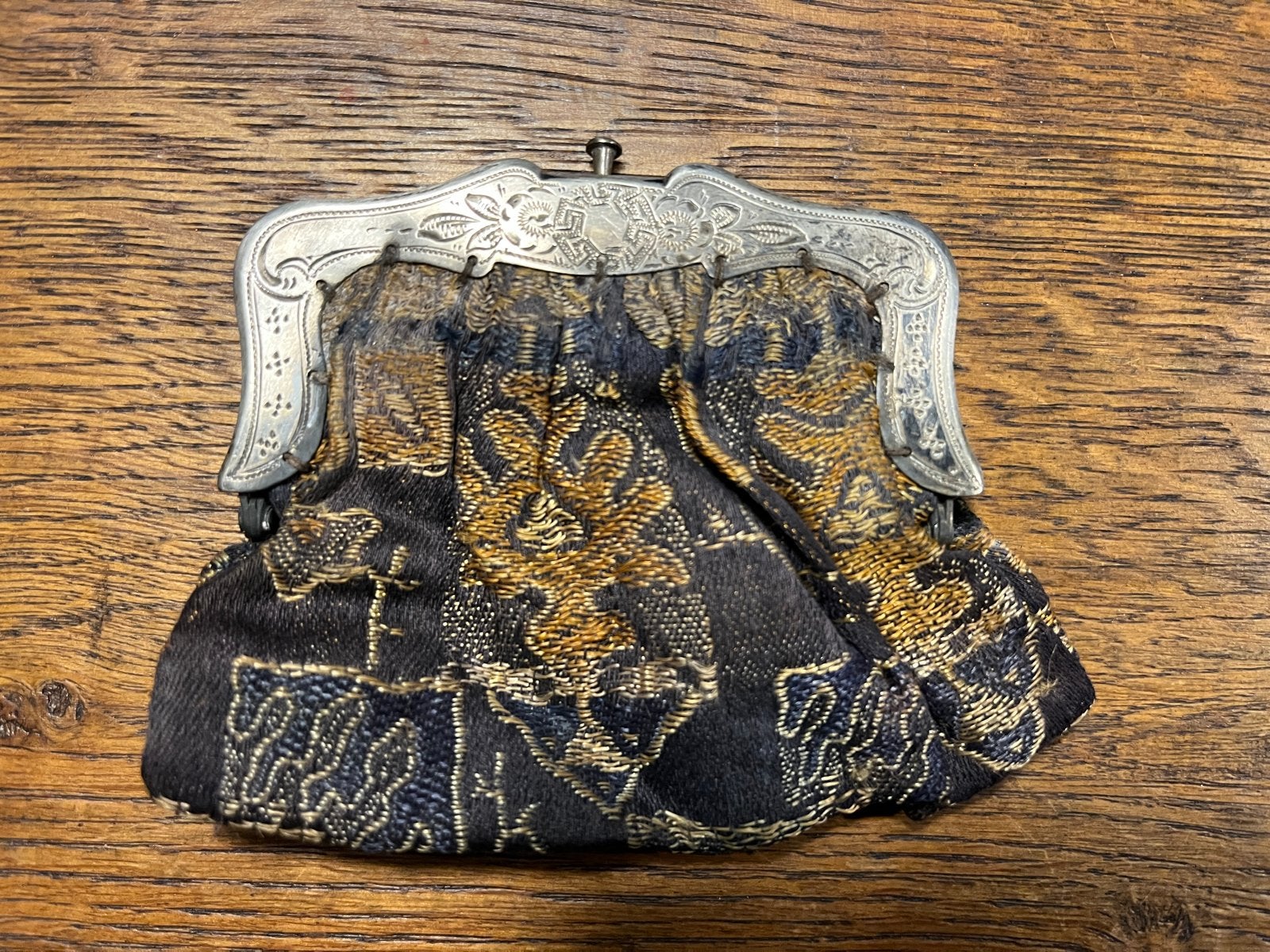 Antieke beursje met zilveren montuur en brokaatstof, Antiek en Kunst, Ophalen of Verzenden, Zilver