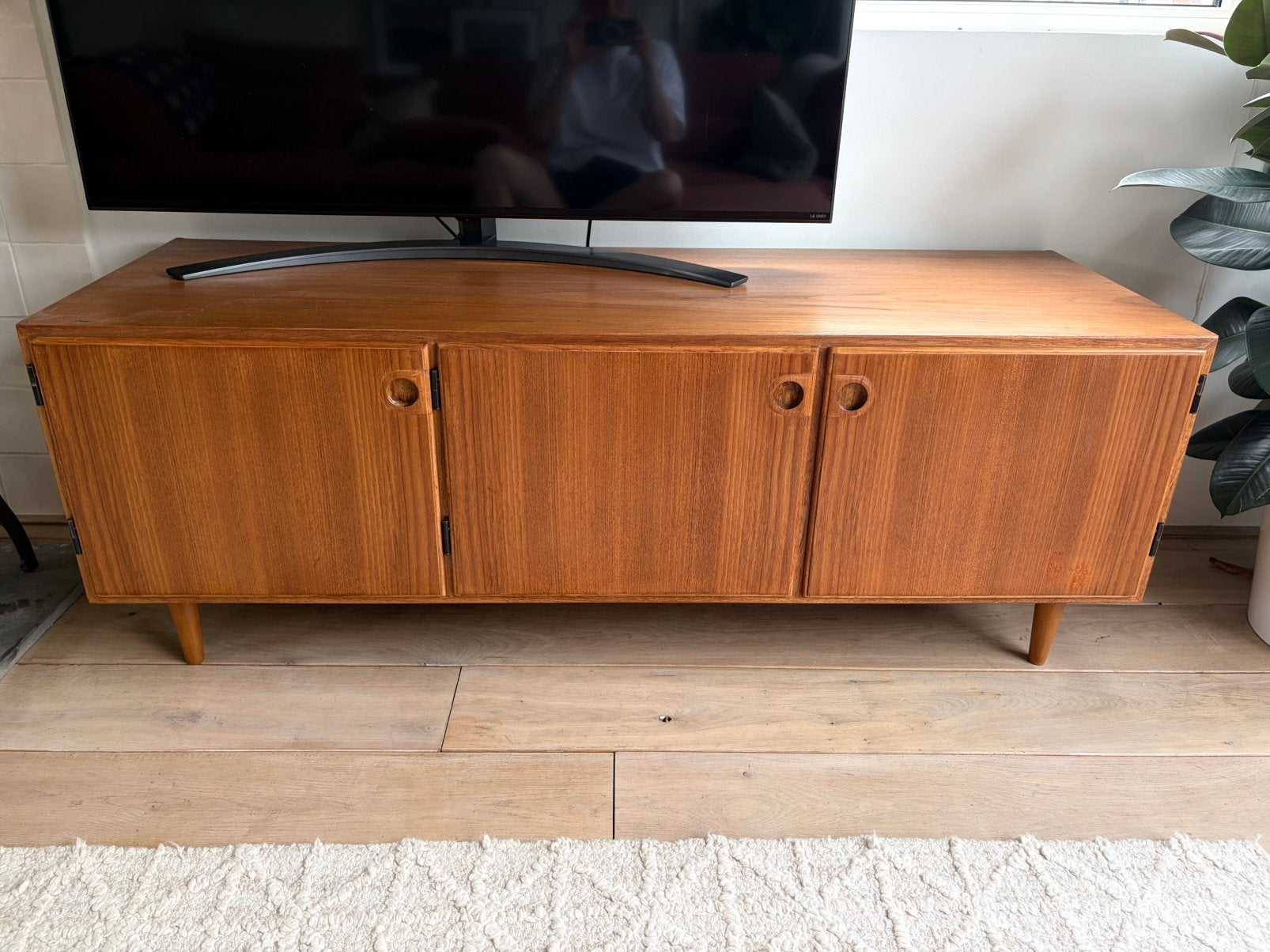 vintage dressoir lowboard midcentury, Huis en Inrichting, Met deur(en), 150 tot 200 cm, Teakhout, Ophalen of Verzenden
