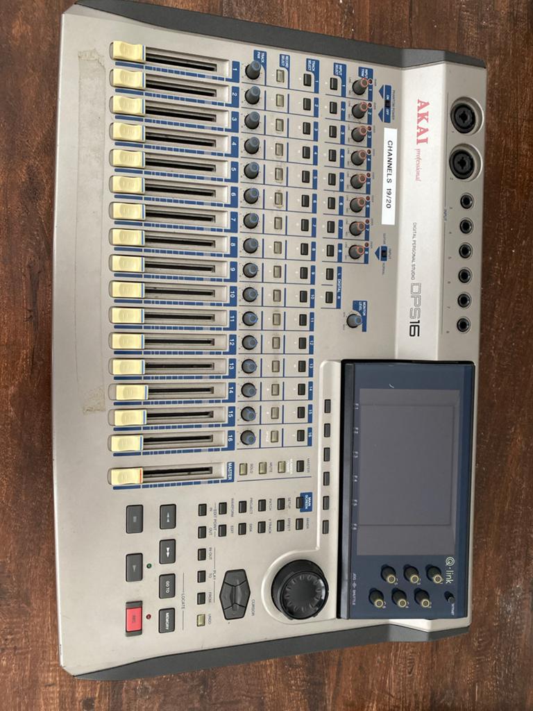 Akai Professional DPS16 Mengpaneel - Voor de liefhebber, Muziek en Instrumenten, Mengpanelen, Ophalen of Verzenden, Gebruikt, 20 kanalen of meer