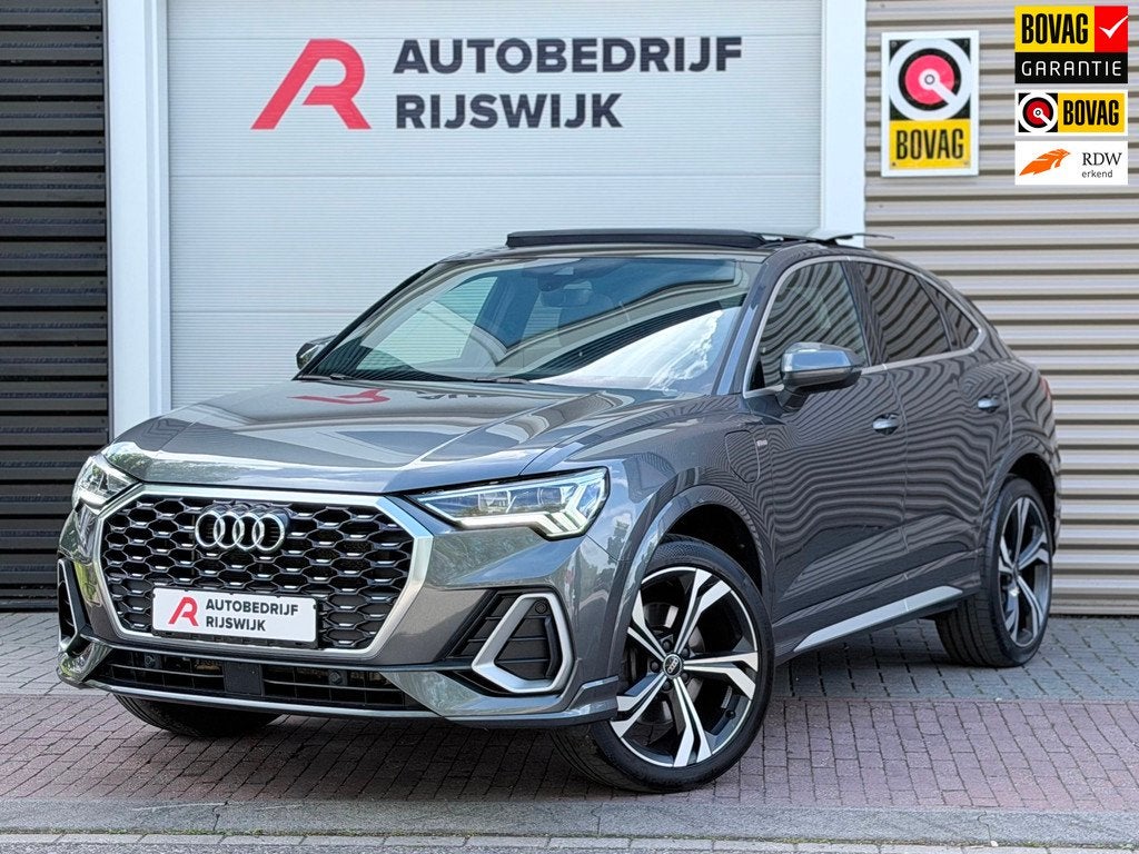 Audi Q3 Sportback 45 TFSI e S Edition Pano/Keyless/Camera, Auto's, Audi, 12 maanden, Gebruikt, Alcantara, Hybride Elektrisch/Benzine