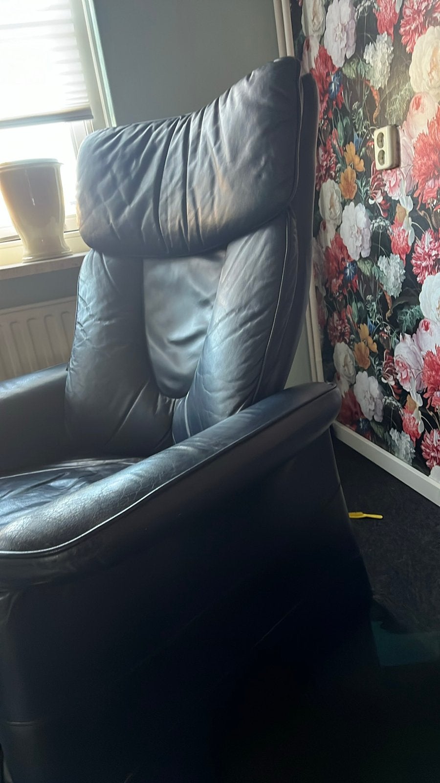 Skalma Leren Relaxfauteuil - Donkerblauw, Ophalen, Gebruikt, Leer, 50 tot 75 cm