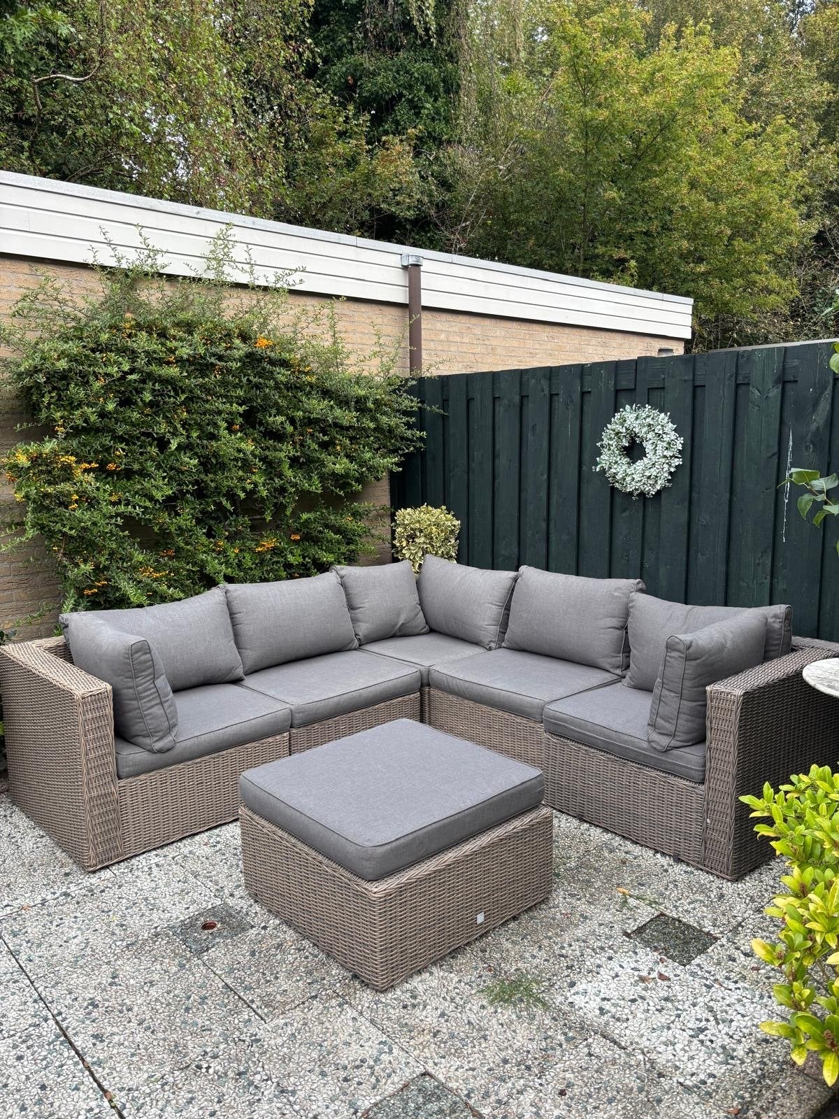Luxe Loungeset met Hocker - 244x244 cm, Ophalen, 5 zitplaatsen, Zo goed als nieuw, Loungeset