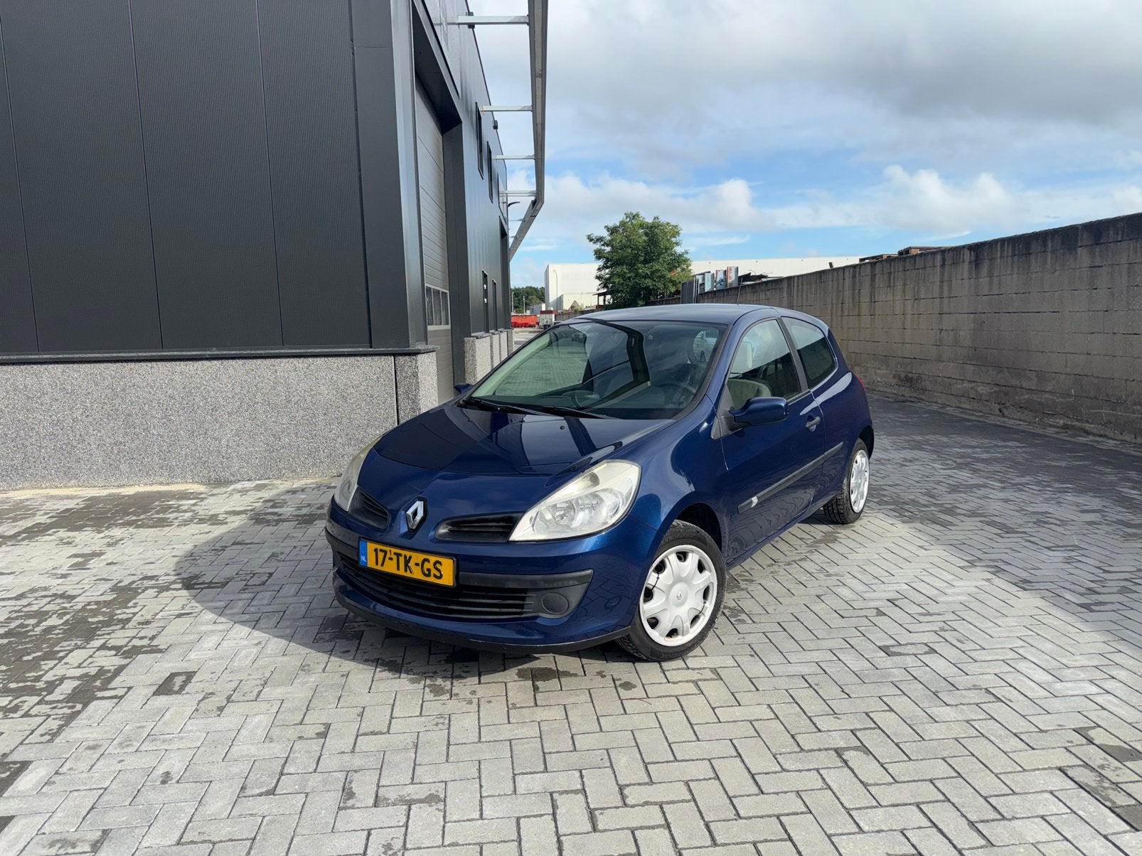 Renault Clio 1.2 16V 75 pk 3D 2006 Blauw, Voorwielaandrijving, 535 kg, 74 pk, 4 cilinders