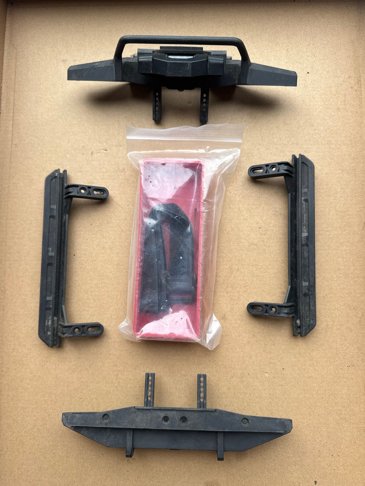 Traxxas TRX-4 Onderdelen: Bumpers, Sliders, Batterij Tray, Overige merken, Ophalen of Verzenden, Zo goed als nieuw, Groter dan 1:32