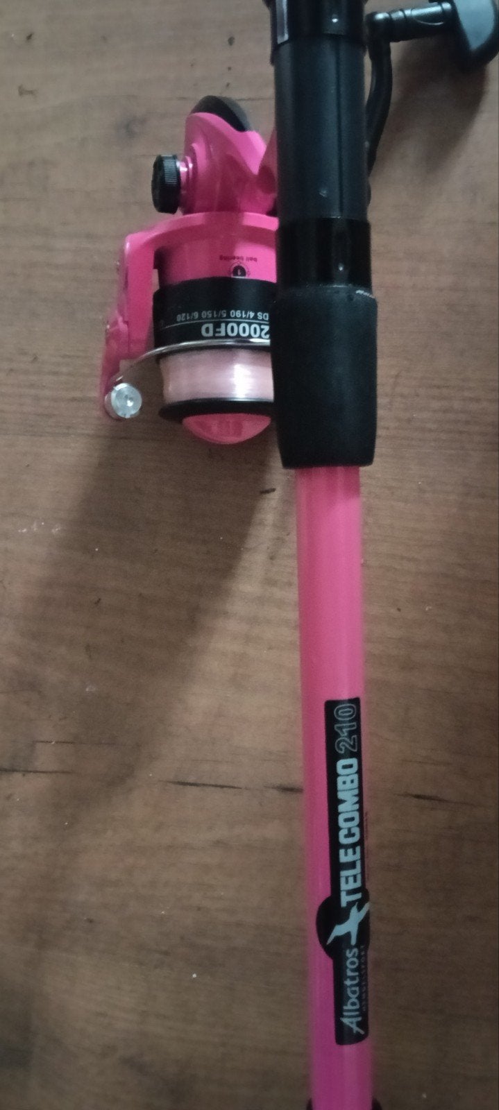 Roze Albatros Tele Combo 240 vishengel met molen, Watersport en Boten, Ophalen of Verzenden, Nieuw, Werphengel