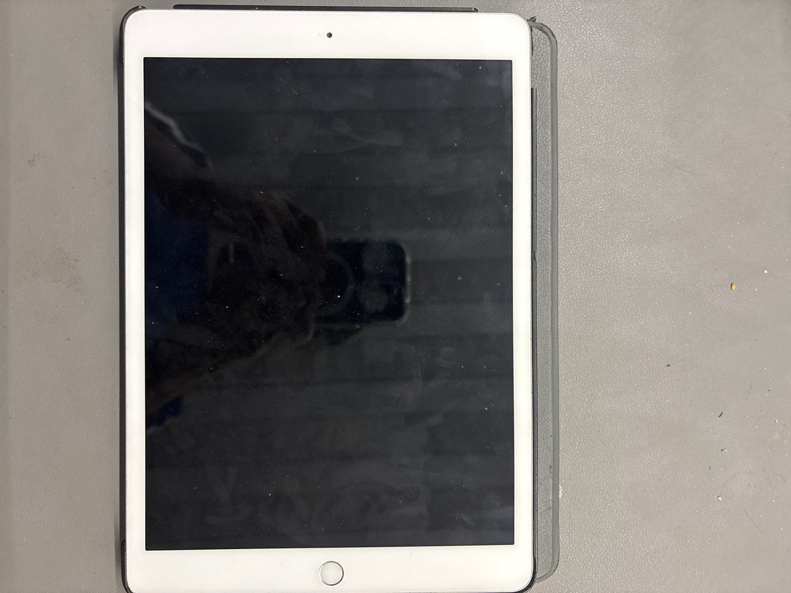 Apple iPad (8e generatie) 32GB Wi-Fi Zilver met hoes, Computers en Software, Apple iPads, 10 inch, Gebruikt, 32 GB, Apple iPad