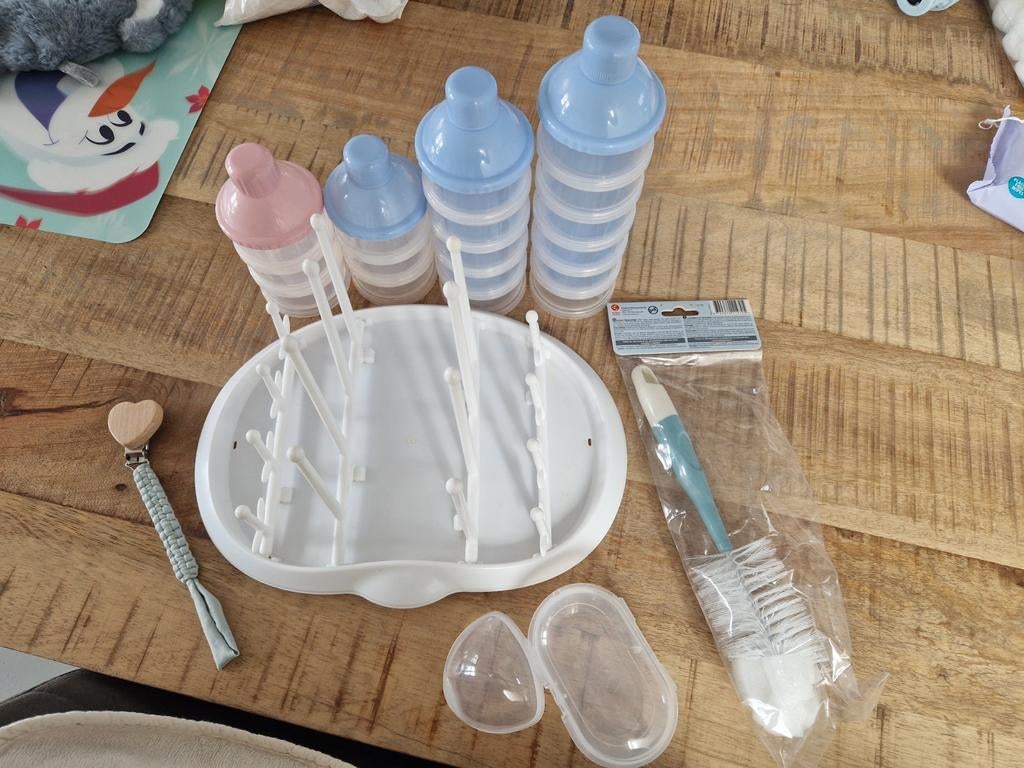 Melkpoeder torentjes, flessenrekje ed, Ophalen of Verzenden, Gebruikt, Overige typen