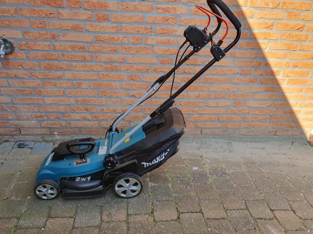 Makita elektrische grasmaaier ELM3320, Ophalen, Gebruikt, Elektrische grasmaaier, Opvangbak