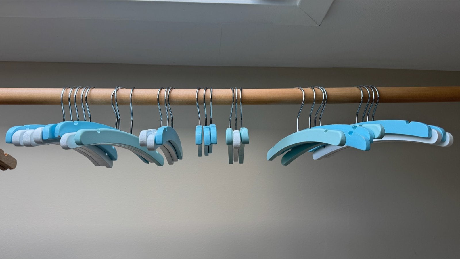 Diverse Kinderhangers: Hout en Kunststof, Ophalen of Verzenden, Gebruikt, Hout, Kinderen